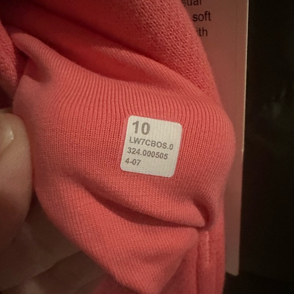 Lululemon 🌟NWT🌟 Scuba Shorts High Rise Size 10 Sakura Pink - Picture 11 of 11